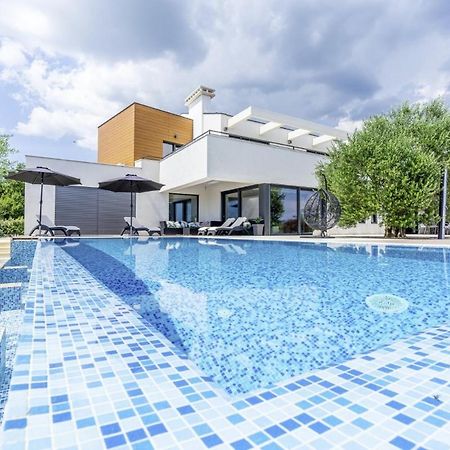 Villa Pedena In Sveta Katarina - Haus Fuer 8-10 Personen Benazici Exteriér fotografie