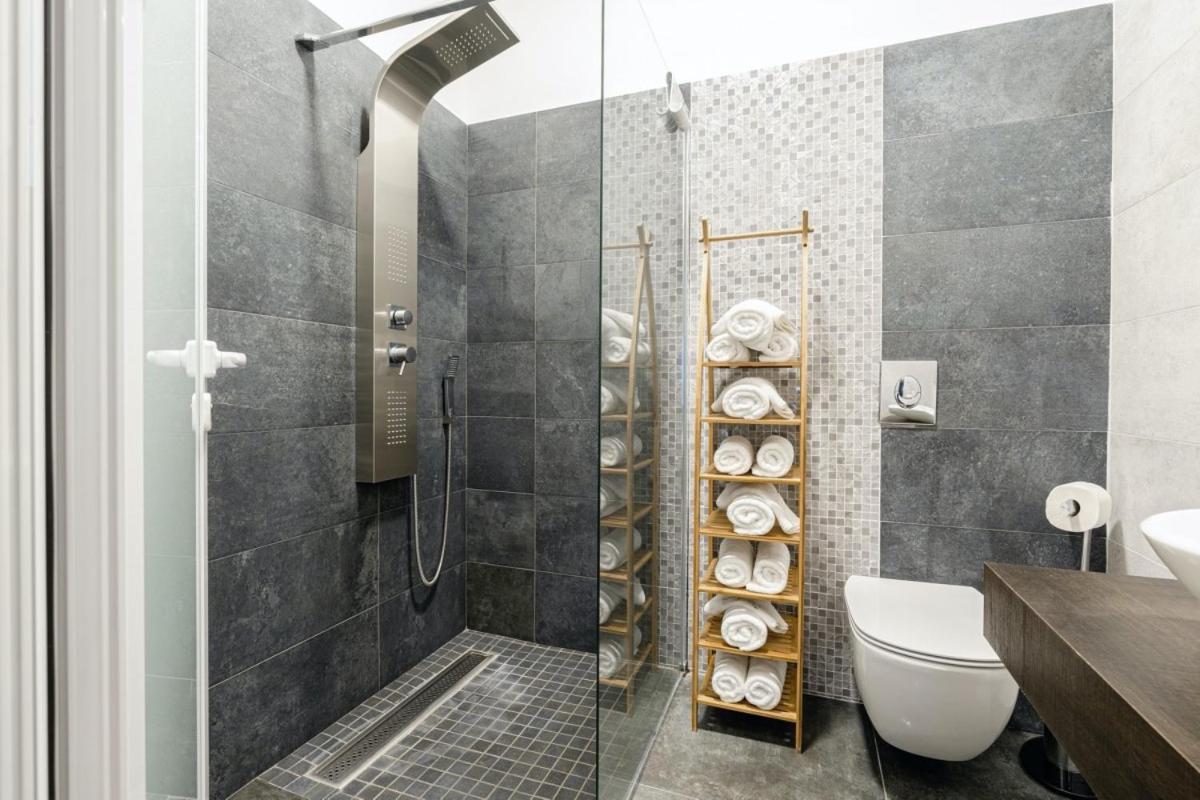 Villa Pedena In Sveta Katarina - Haus Fuer 8-10 Personen Benazici Exteriér fotografie