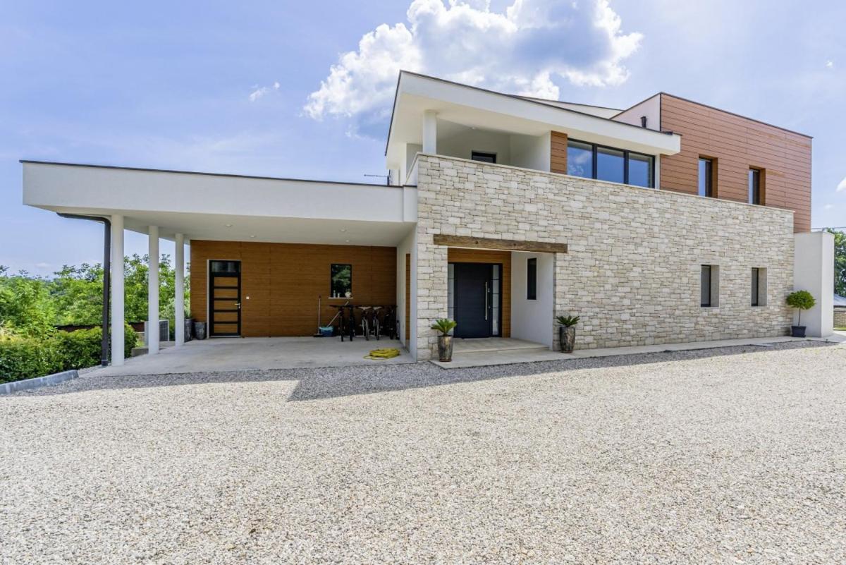Villa Pedena In Sveta Katarina - Haus Fuer 8-10 Personen Benazici Exteriér fotografie